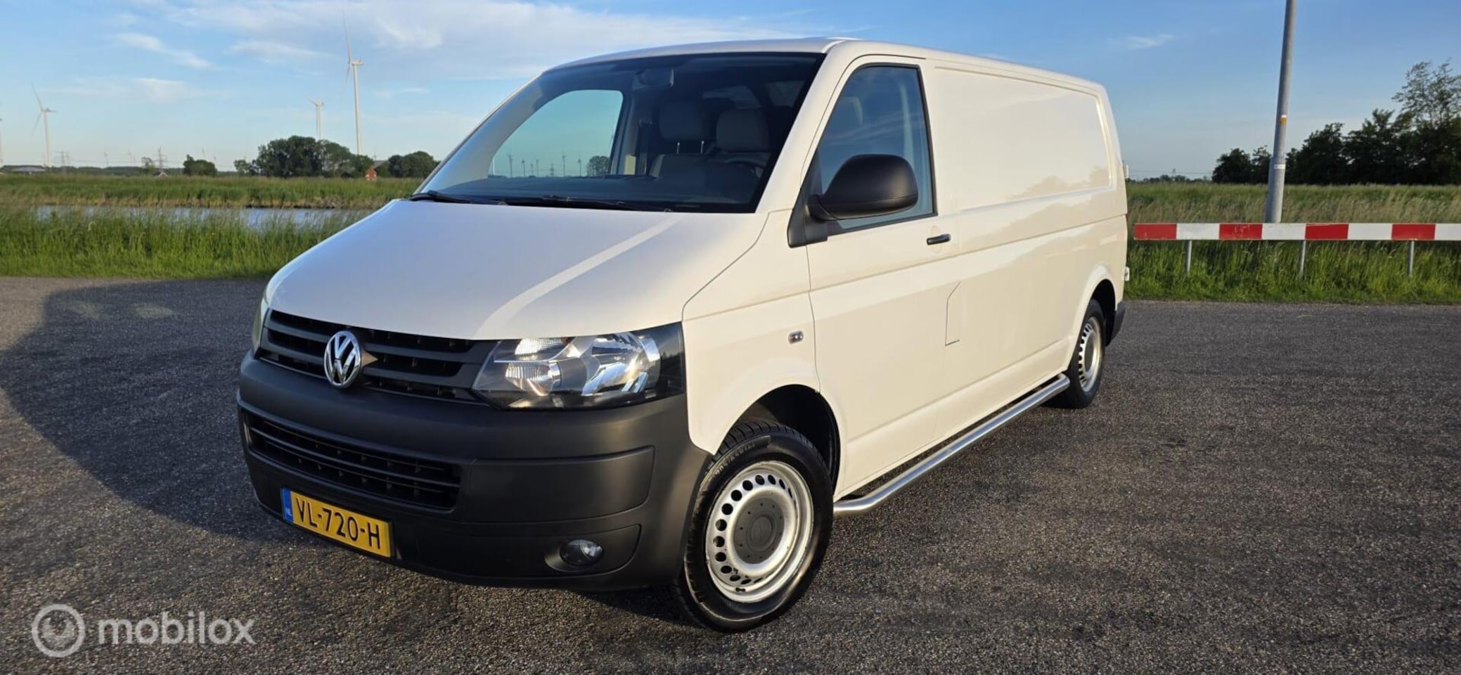 Volkswagen Transporter - 2.0 TDI L2H1 2.0 TDI L2H1 - AutoWereld.nl