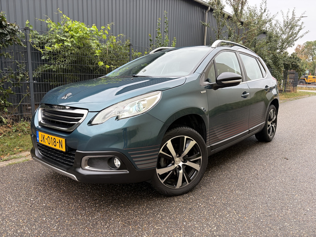 Peugeot 2008 - 1.2 PureTech Urban Cross / NAVI / CRUISE / NWE DISTRIBUTIE / TREKHAAK / 135dkm! NAP! - AutoWereld.nl