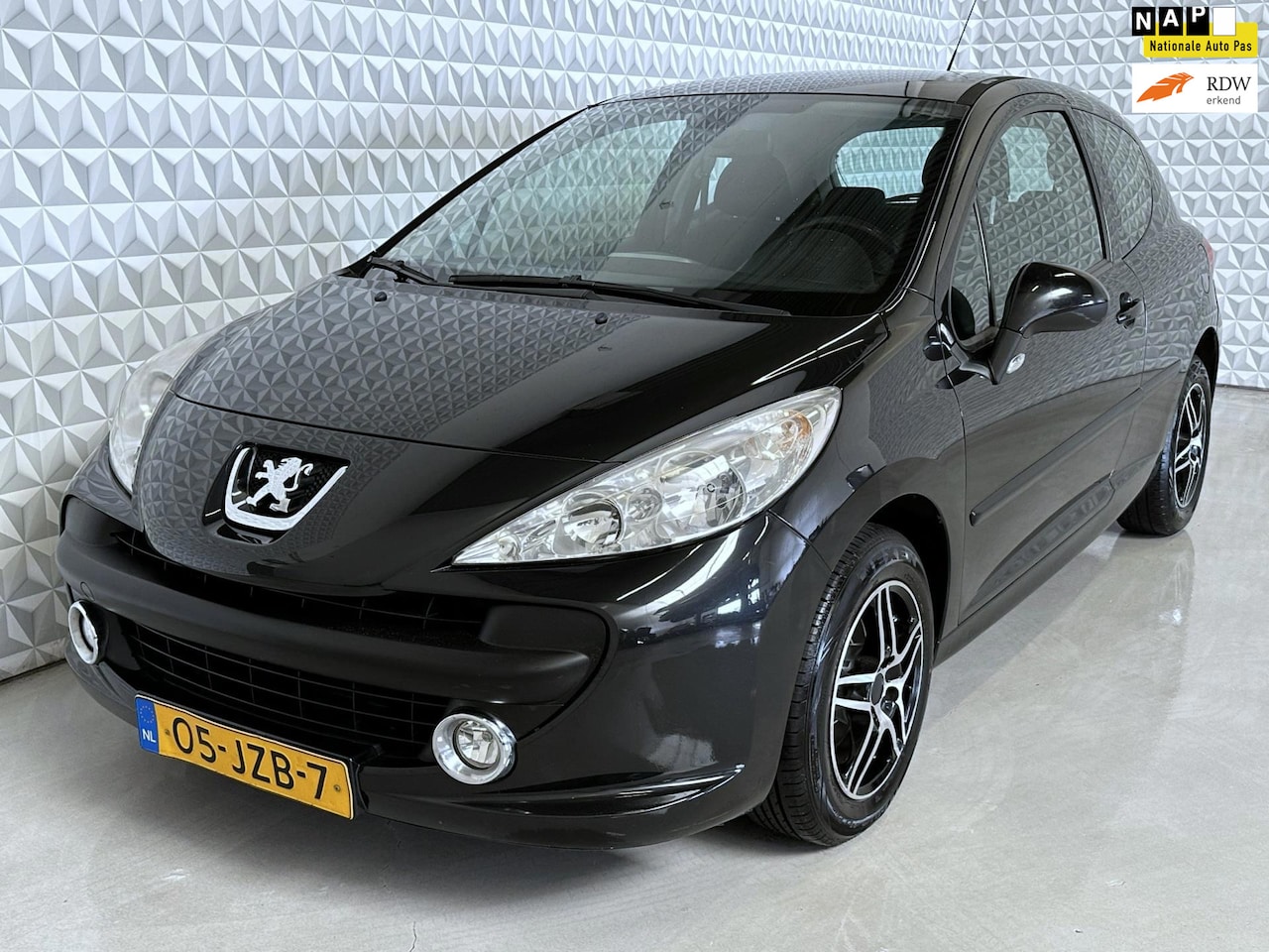 Peugeot 207 - 1.4 VTi Look Airconditioning + Cruise control - AutoWereld.nl