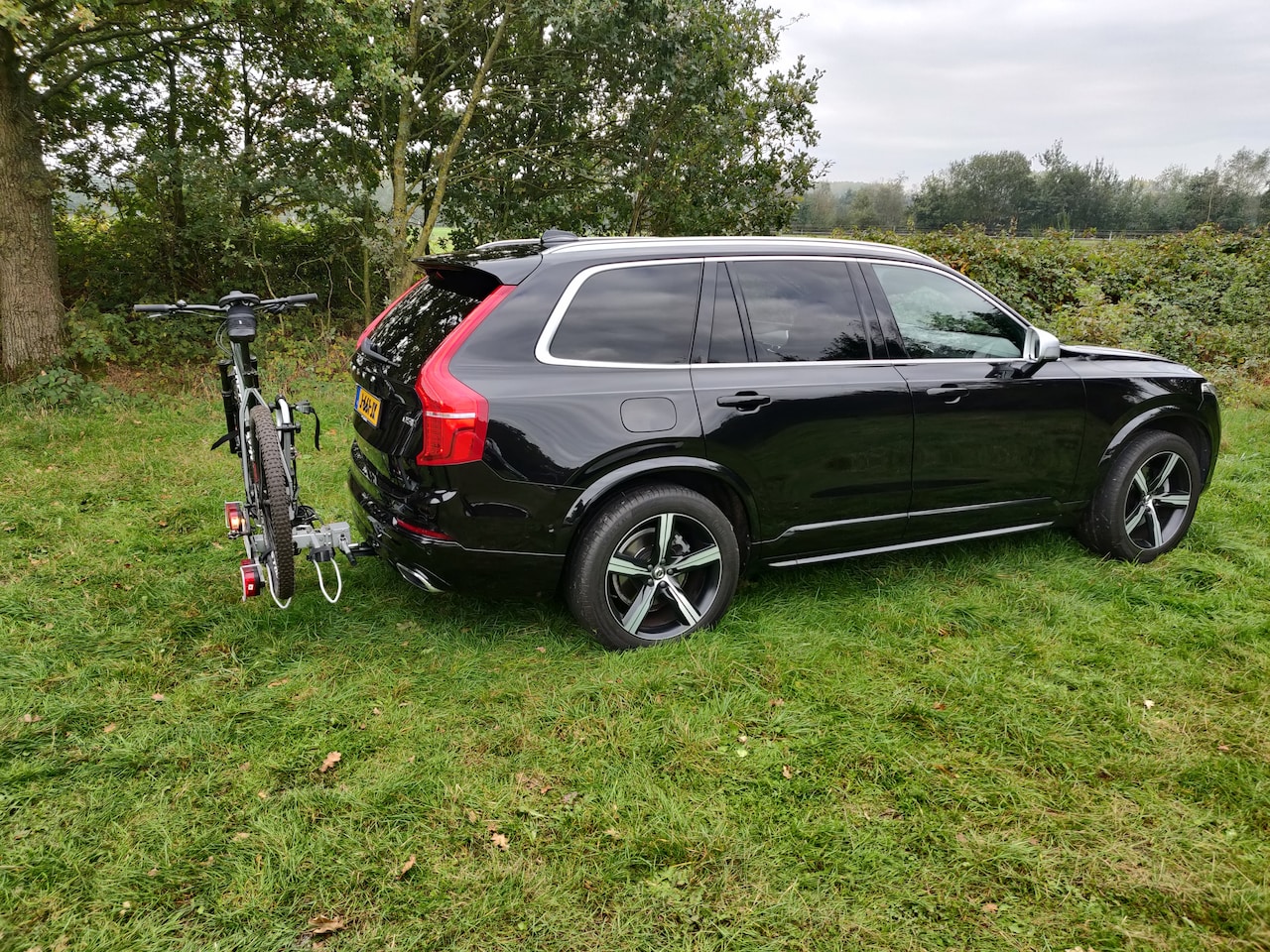 Volvo XC90 - 2.0 D5 AWD R-Design - AutoWereld.nl
