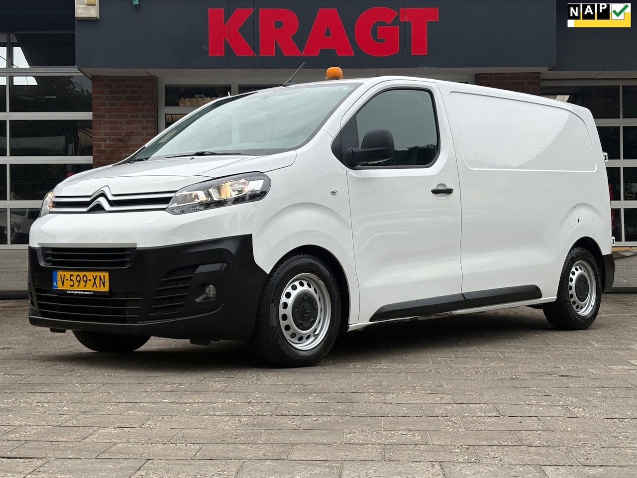 Citroën Jumpy - 1.6 BlueHDI 95 Comfort Economy|NAP|airco|cruise|standkachel|trekhaak|blind spot|elektrisch - AutoWereld.nl