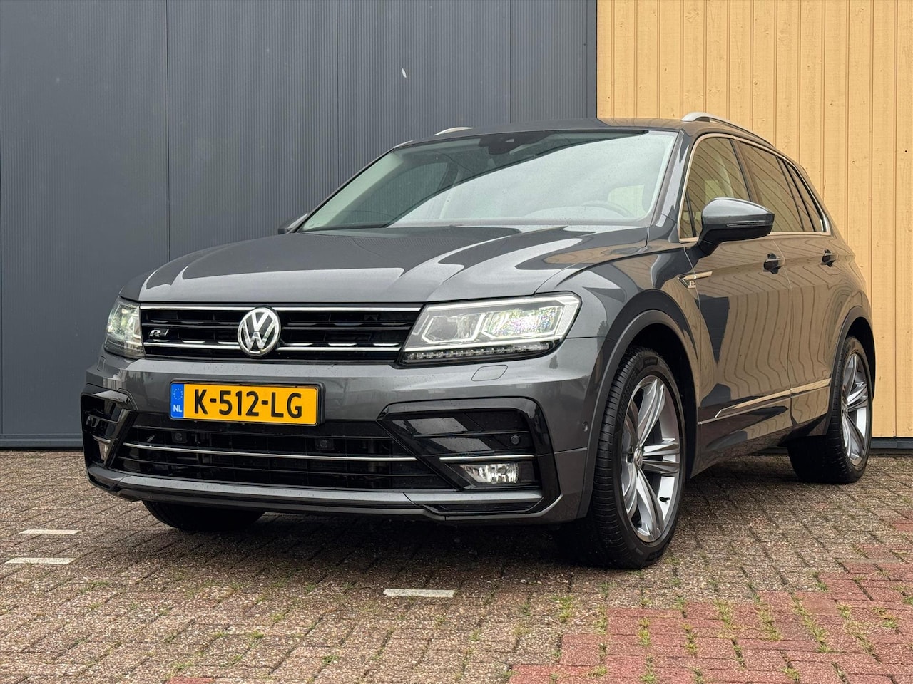 Volkswagen Tiguan - 1.5 TSI ACT 150pk DSG Highline Business R | Trekhaak | ACC | Stoelverwarming | Camera | - AutoWereld.nl