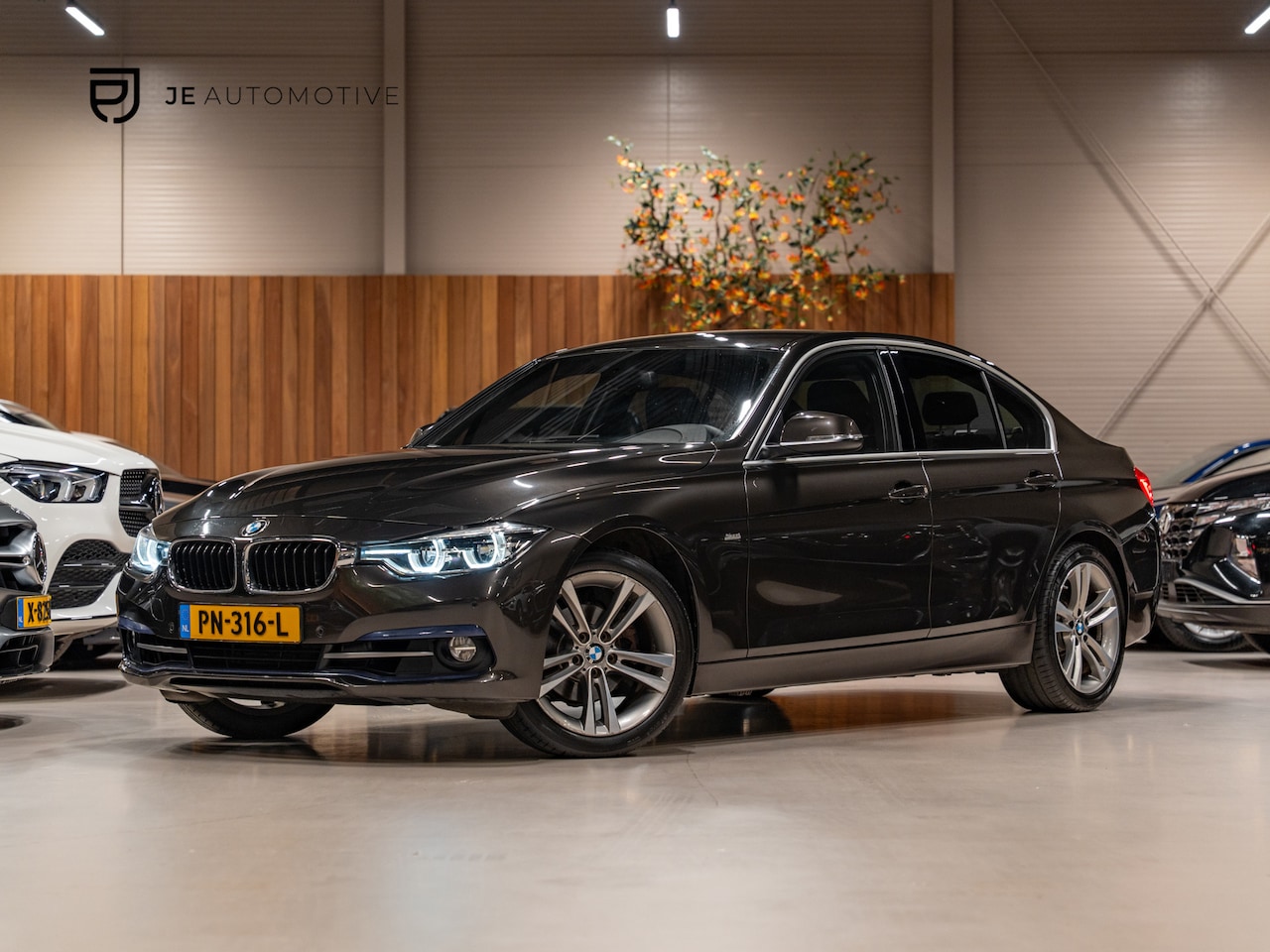 BMW 3-serie - 318i Executive Sport Edition, Automaat, Voll Led, Clima, Cruise, Private Glas, PDC, Sport - AutoWereld.nl