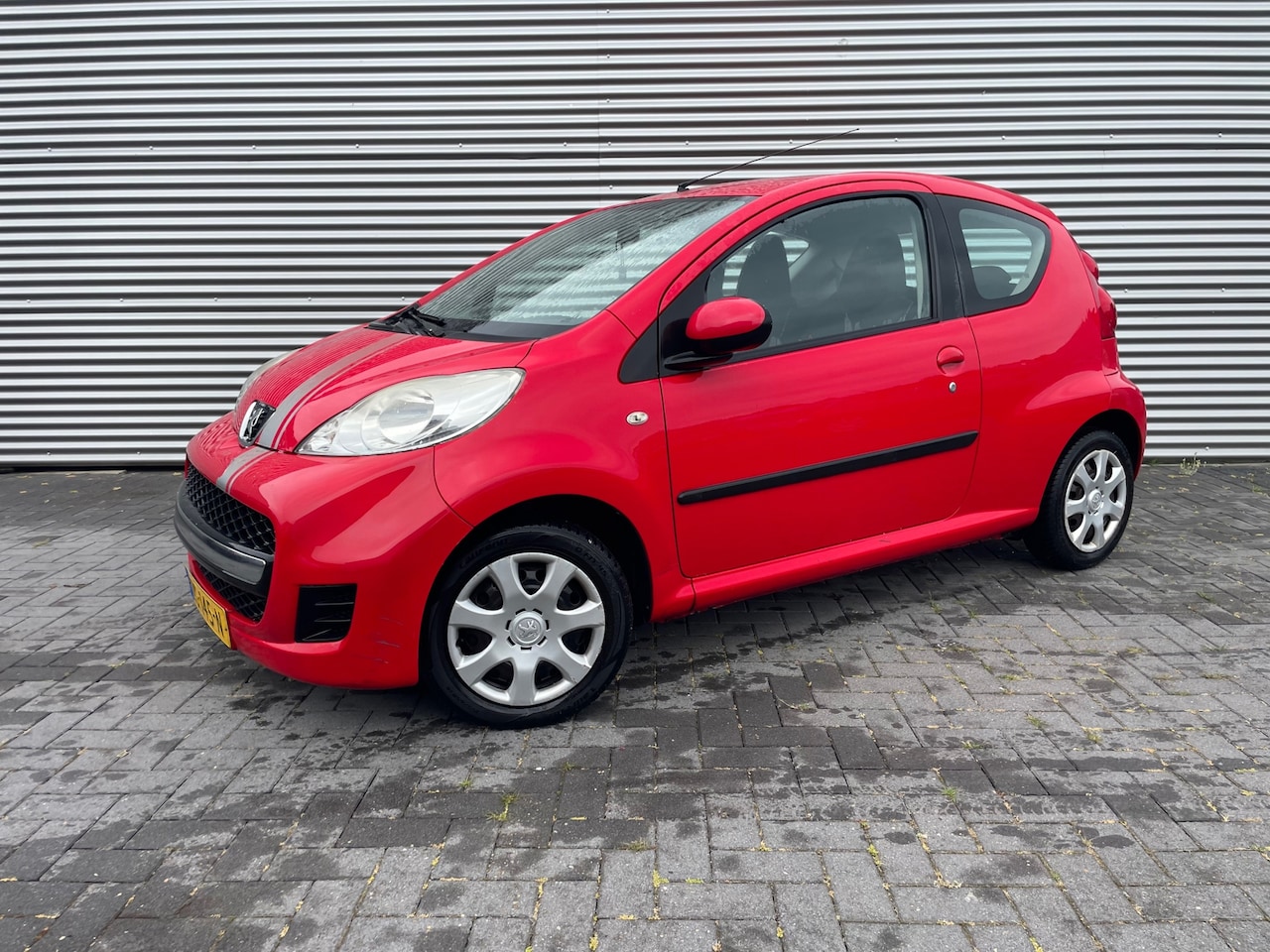 Peugeot 107 - 1.0-12V XS bouwjaar 2009 met airco / toerenteller / nw apk - AutoWereld.nl