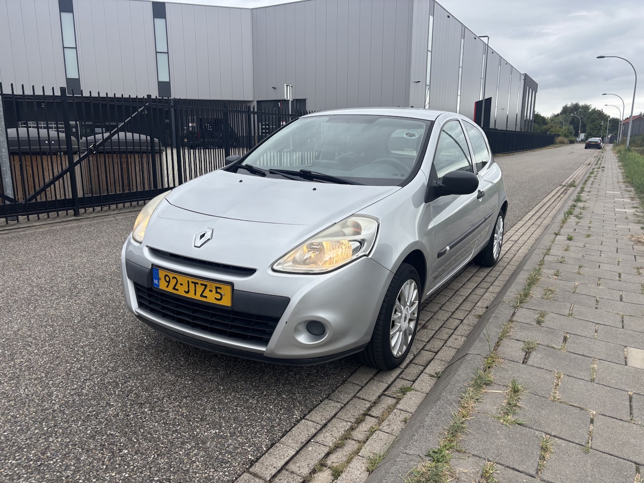 Renault Clio - 1.2 Special Line Navigatie, Parrot Carkit - AutoWereld.nl