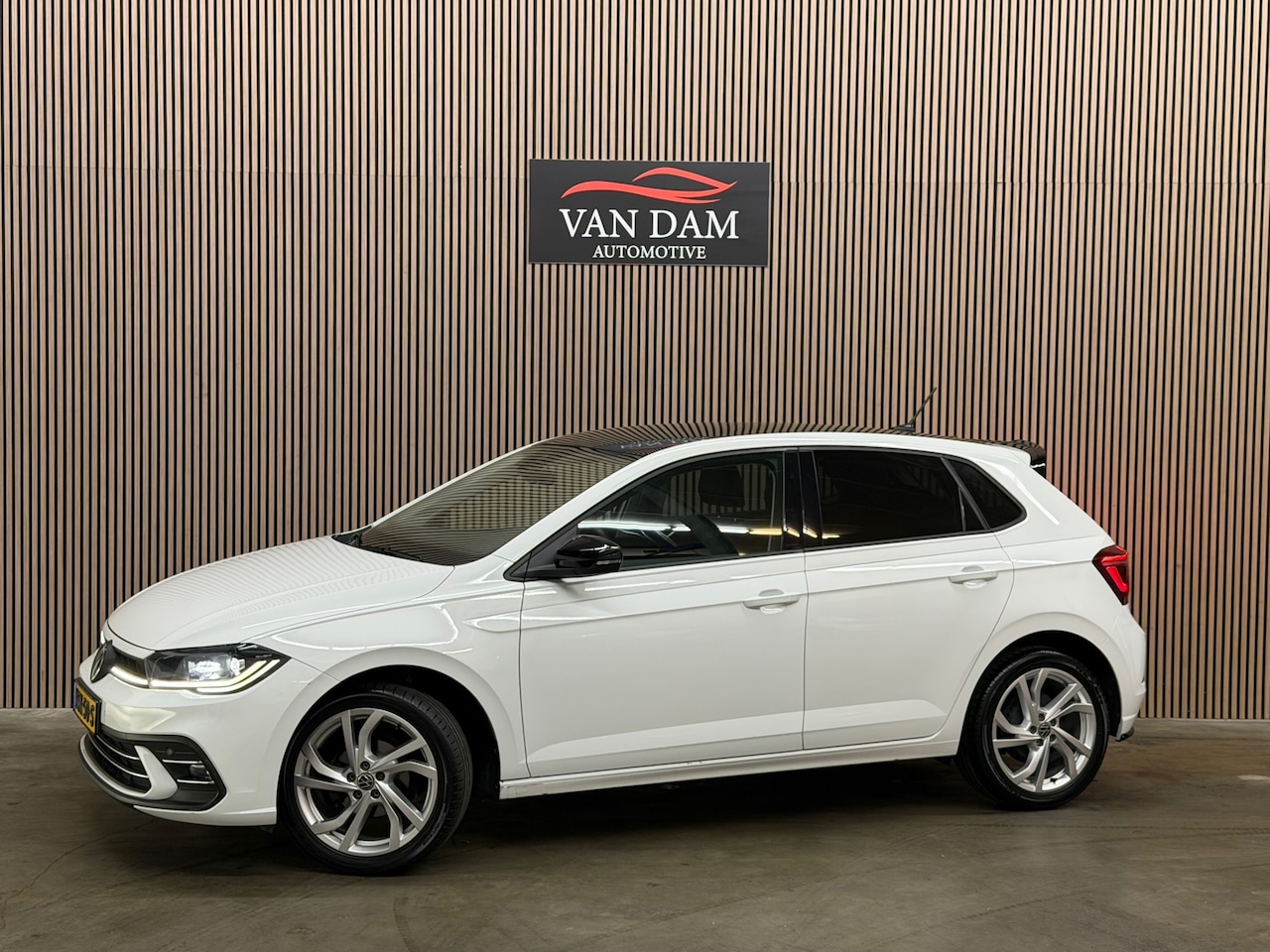Volkswagen Polo - 1.0 TSI R-Line 2022 DSG IQ-LIGHT CAMERA CRUISE - AutoWereld.nl