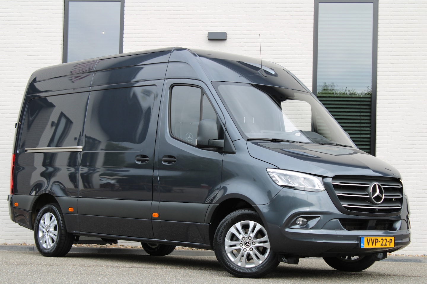 Mercedes-Benz Sprinter - 319 1.9 CDI / Automaat / L2H2 RWD / Led / Leer / 360 Camera / Vol Opties / NIEUWSTAAT - AutoWereld.nl