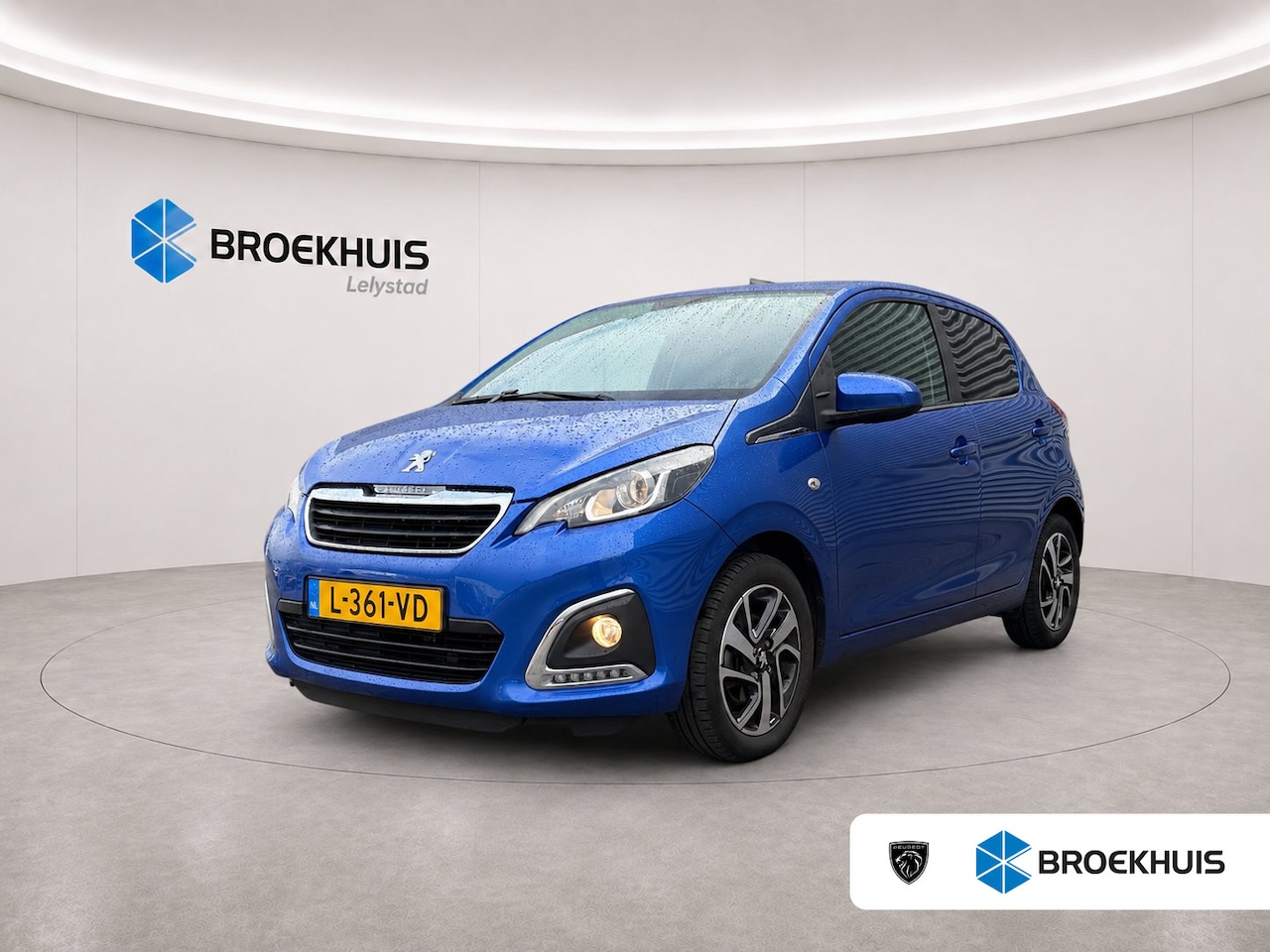 Peugeot 108 - 1.0 E-VTI 72PK 5-DRS ALLURE / NAVI / CLIMA / LED / 15" LMV / BLUETOOTH / PACK STYLE !! - AutoWereld.nl