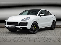 Porsche Cayenne Coupé - 3.0 E-Hybrid | Sport Chrono | Pano | Alcantara | Luchtvering | HUD | Memory | 360 |