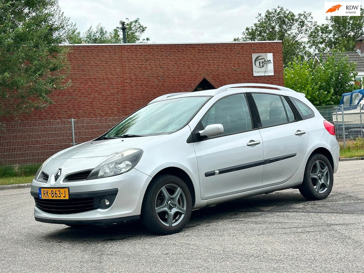 Renault Clio Estate - 1.2 TCE Corporate Cruise*Airco*Trekhaak*LM velgen*Dealer onderhouden* - AutoWereld.nl