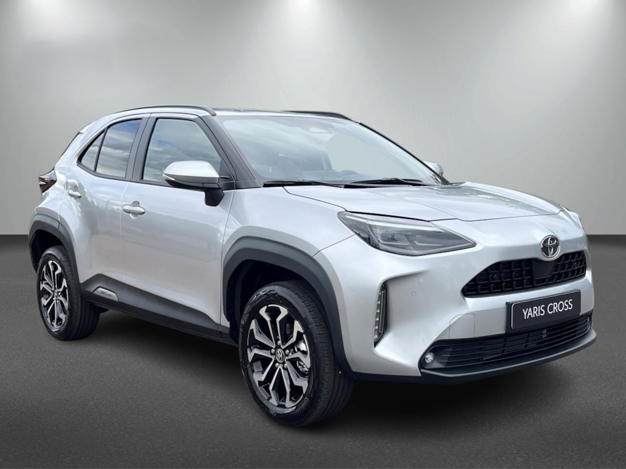 Toyota Yaris Cross - 1.5 Hybride 130 pk Black Edition, Safety + Winter pakket. - AutoWereld.nl
