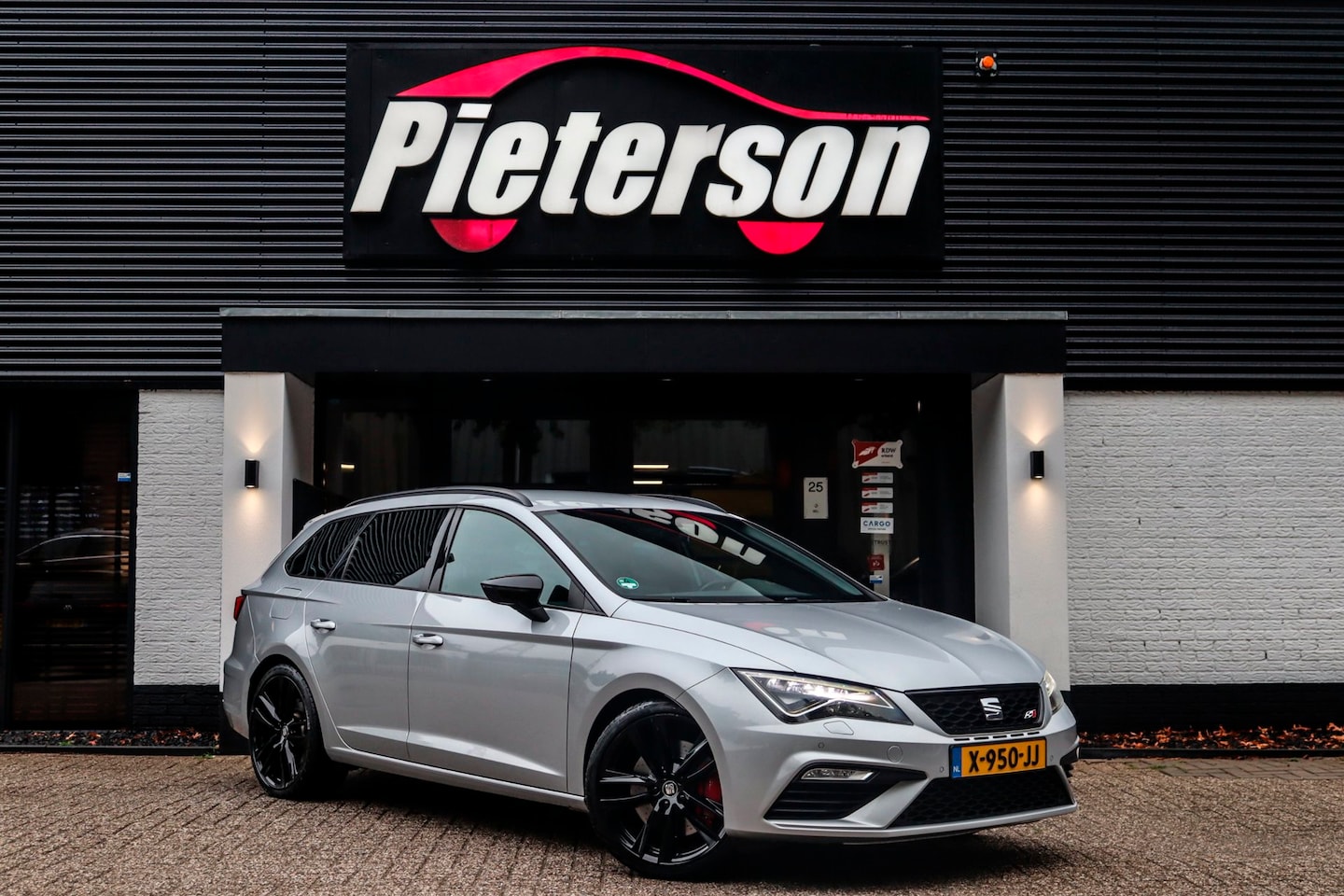 SEAT Leon ST - 2.0 TSI CUPRA 300 4DRIVE FACELIFT LEDER KLEPPEN - AutoWereld.nl