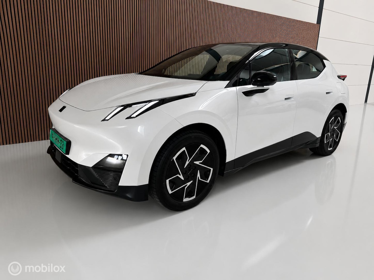 Lynk & Co 02 - Core 66 kWh Core 66 kWh - AutoWereld.nl