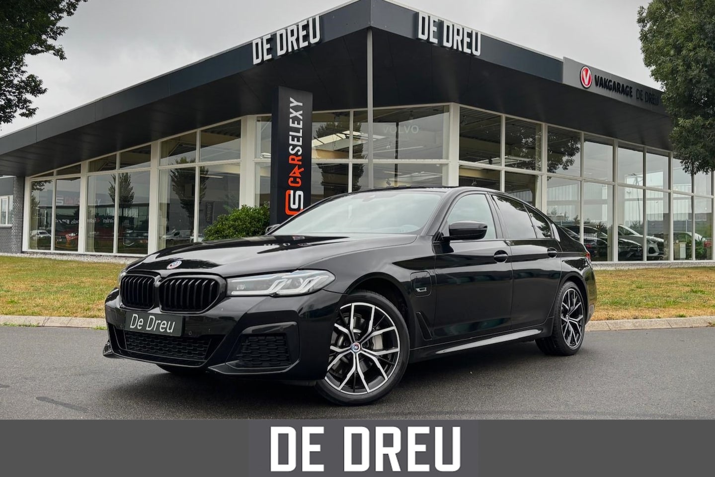 BMW 5-serie - 530e Business Edition Plus | PANO | TREKHAAK | MEMORY | HUD | - AutoWereld.nl