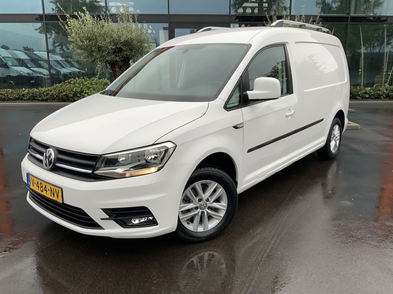 Volkswagen Caddy Maxi - 2.0 TDI L2H1 BMT Highline Airco Cruise Alu Velg Trekhaak 1400 kg Dakrailing Euro 6 - AutoWereld.nl
