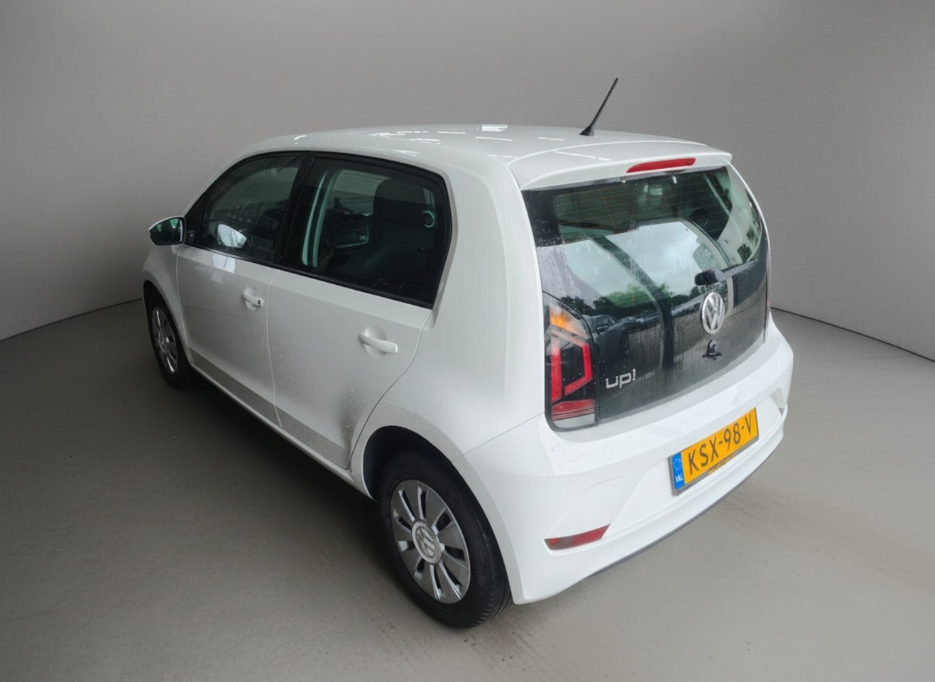 Volkswagen Up! - 1.0 BMT move up! 1.0 BMT Move up!, 1e eig, dealer ond, Airco, Bluetooth, NW Model!
