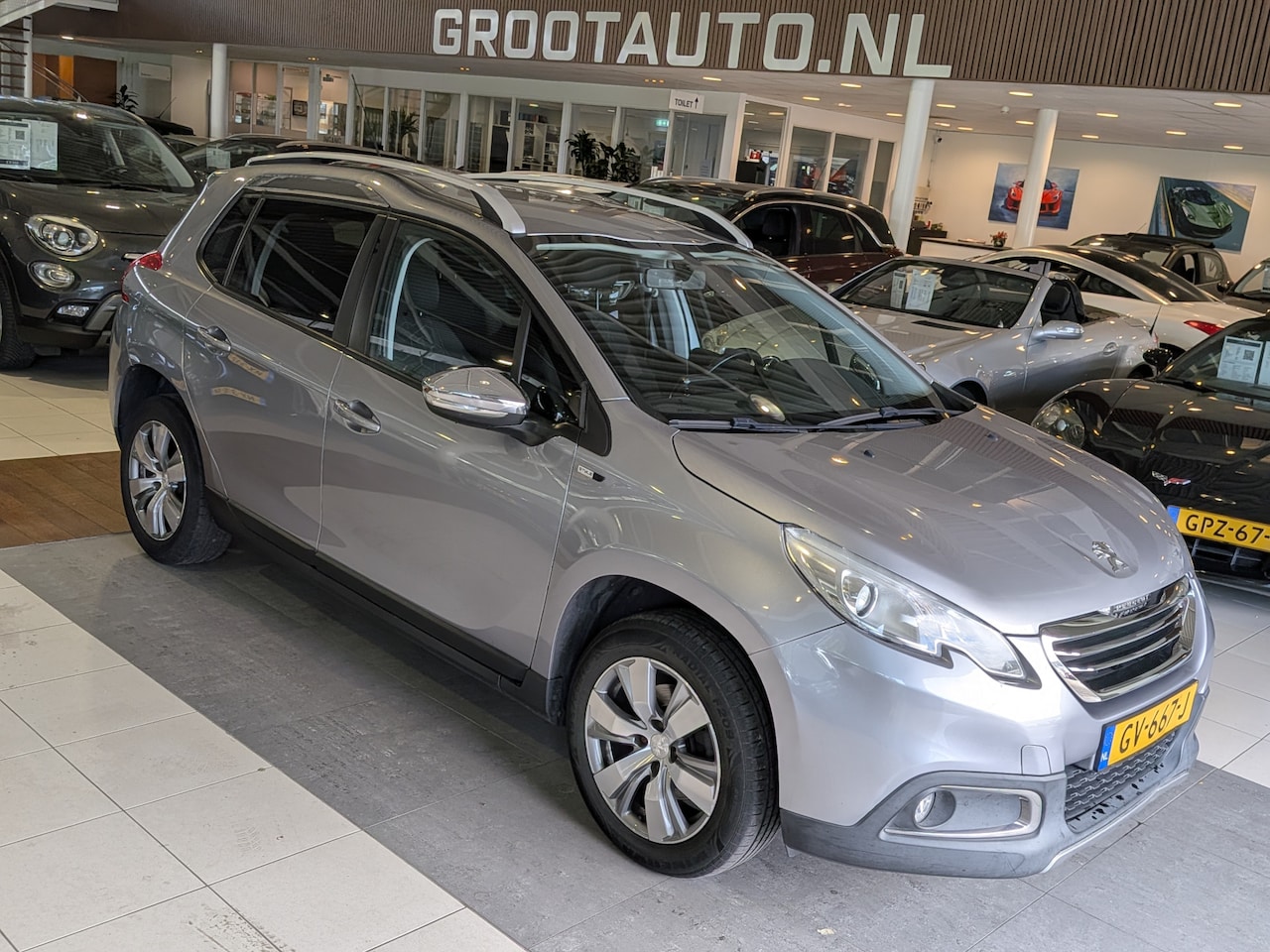 Peugeot 2008 - 1.2 PureTech Style Airco, Stuurbekrachtiging - AutoWereld.nl