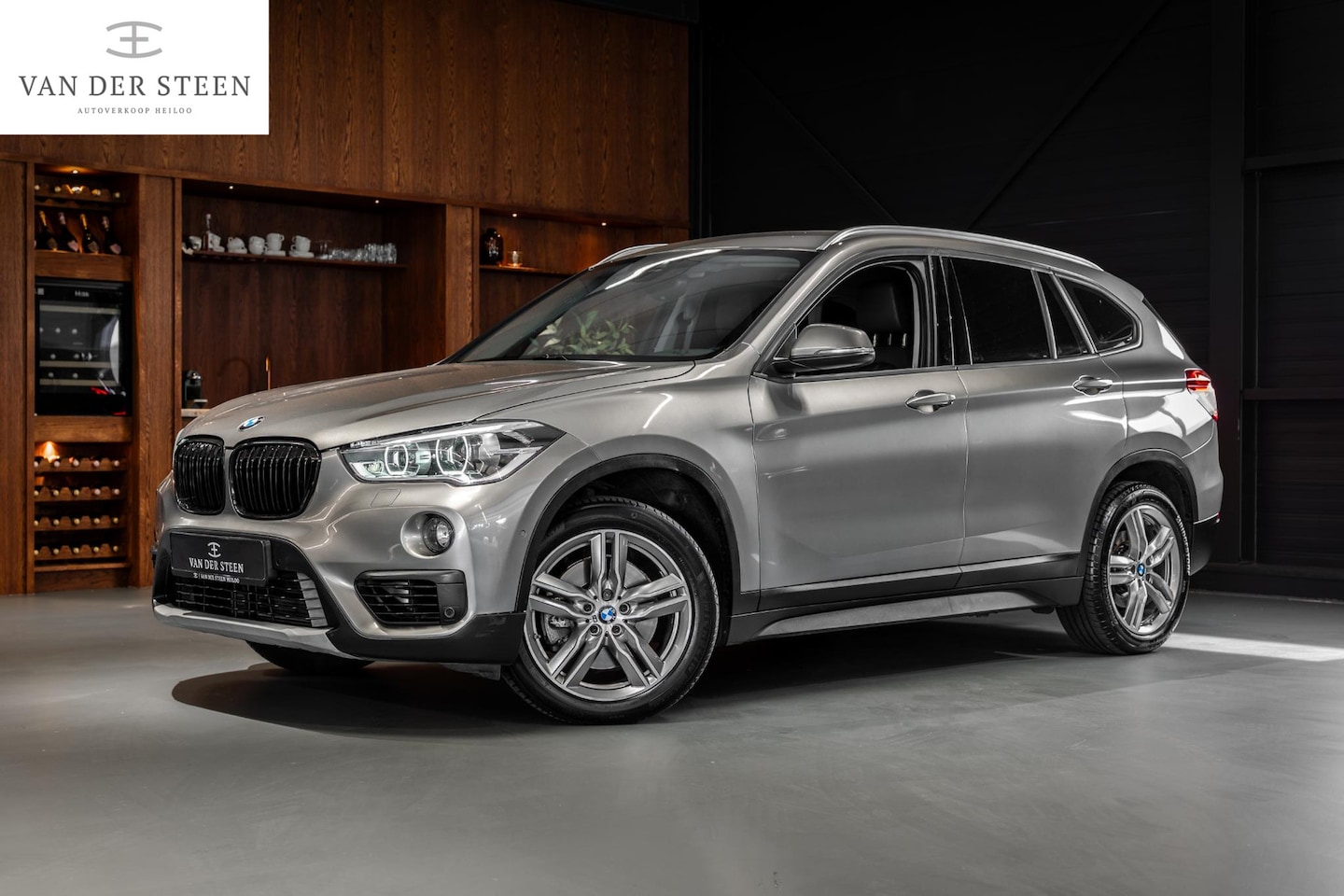 BMW X1 - sDrive20i High Executive | Stoelverwarming | Leder - AutoWereld.nl