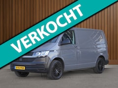 Volkswagen Transporter - 2.0 TDI L1H1 28 150PK Automaat | Trekhaak | Cruise | Apple Carplay | Parkeersensoren