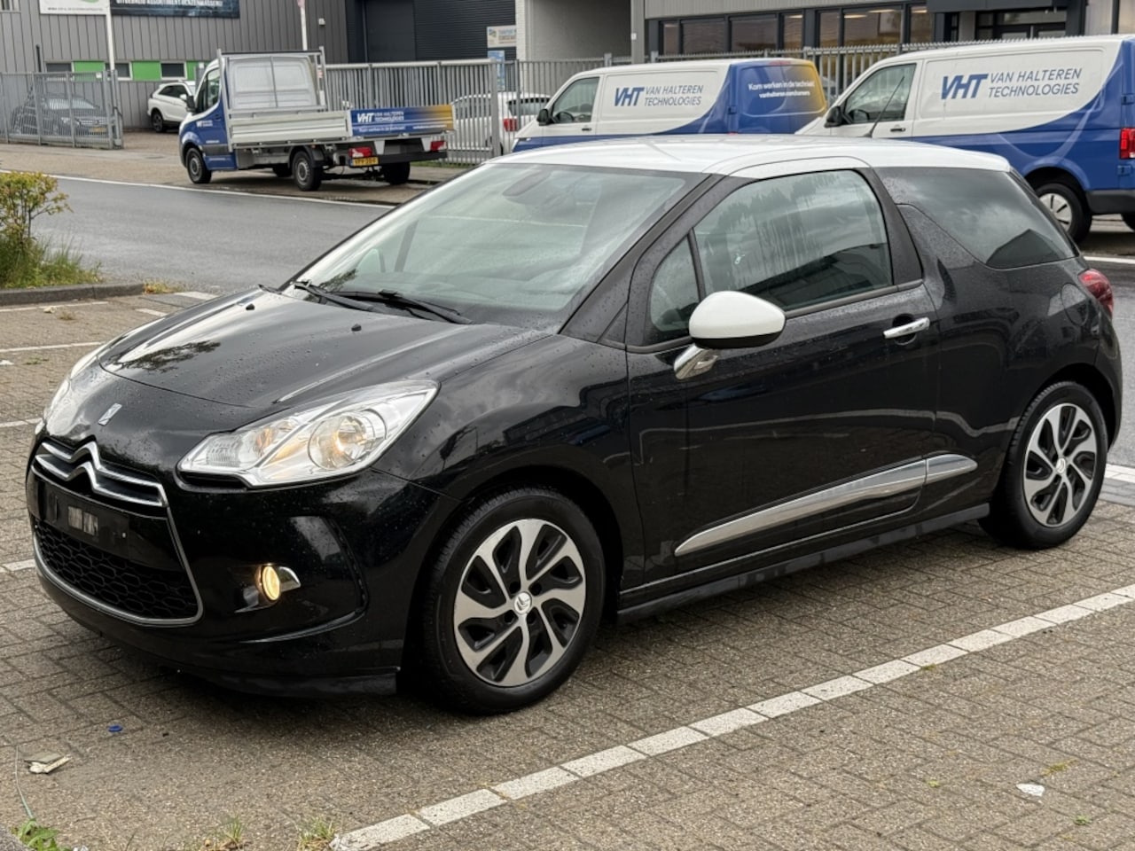 Citroën DS3 - 1.6 BlueHDi 102PK So Chic Navi Clima LED - AutoWereld.nl