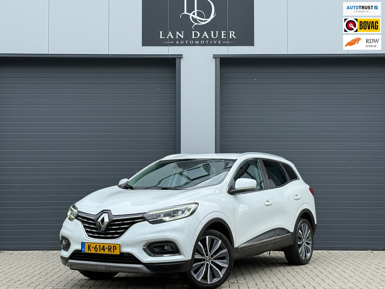 Renault Kadjar - 1.3 TCe Zen / AUTOMAAT / LEDER / TREKHAAK CAM - AutoWereld.nl