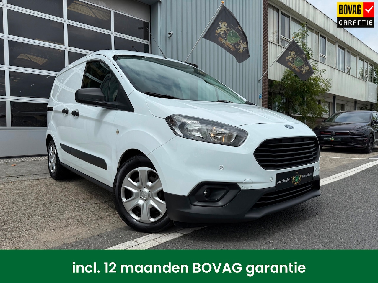 Ford Transit Courier - 1.5 TDCI Trend PDC/NAVI/AIRCO/TREKHAAK - AutoWereld.nl