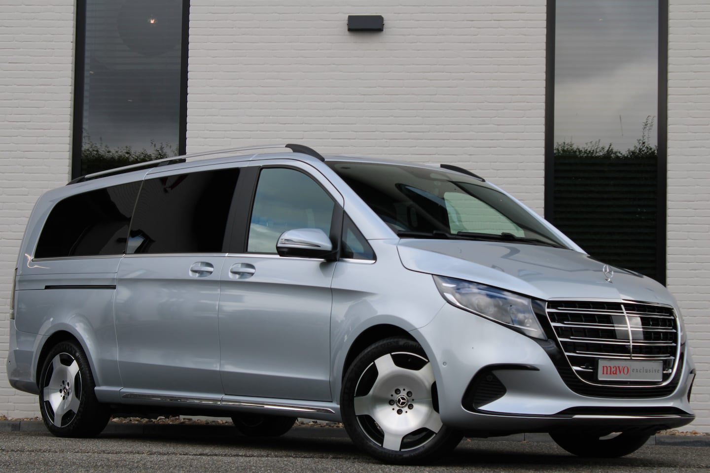 Mercedes-Benz V-klasse - 300d / XXL / AMG / DC / Exclusive / 4-Matic / Luchtv / Elec Stoelen / Burmester / NIEUWSTA - AutoWereld.nl