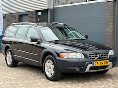 Volvo XC70 - 2.5 T Momentum CLIMA CRUISE SCHUIFDAK TREKHAAK PDC
