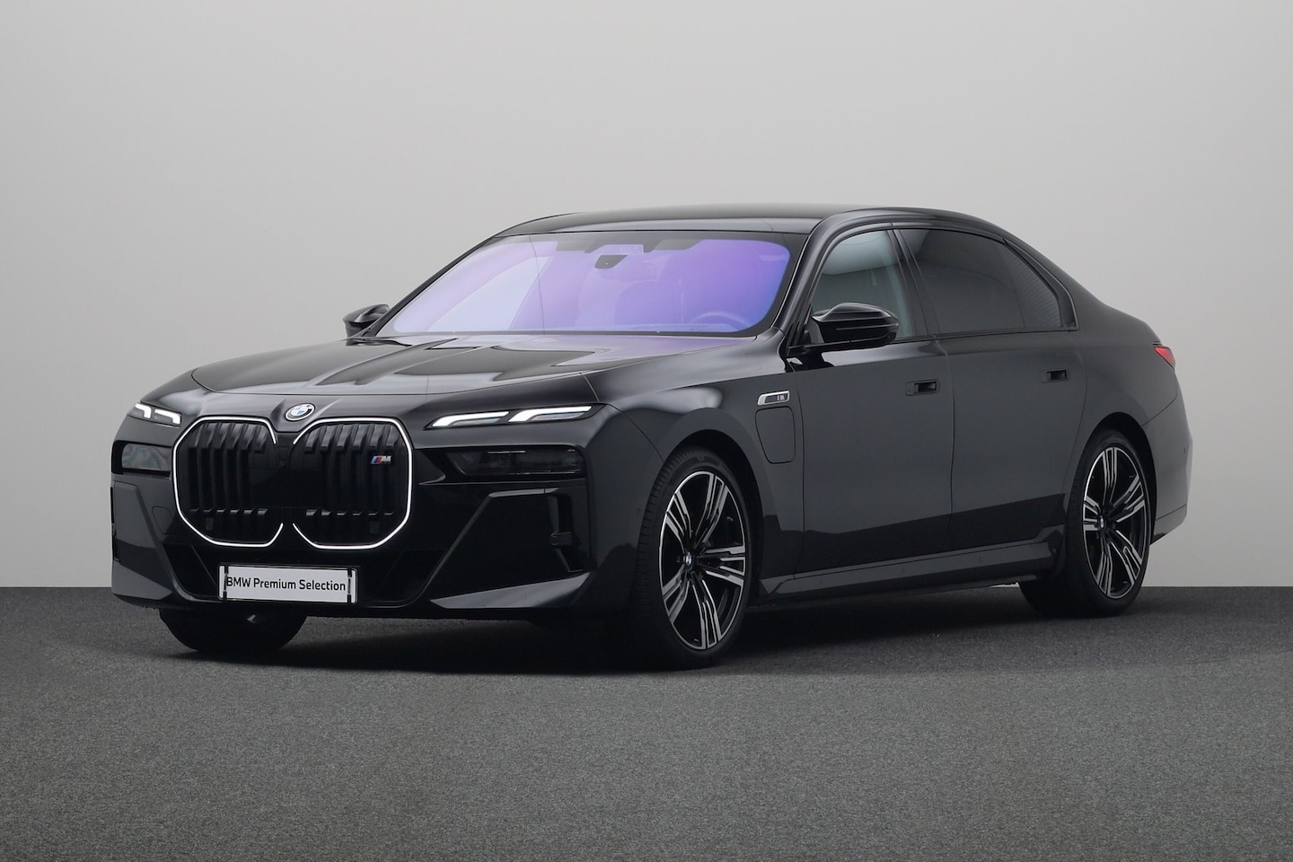 BMW 7-serie - M760e xDrive | Driving Assistant Professional | Massage | - AutoWereld.nl
