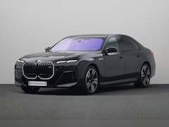 BMW 7-serie - M760e xDrive | Driving Assistant Professional | Massage | Panoramadak |