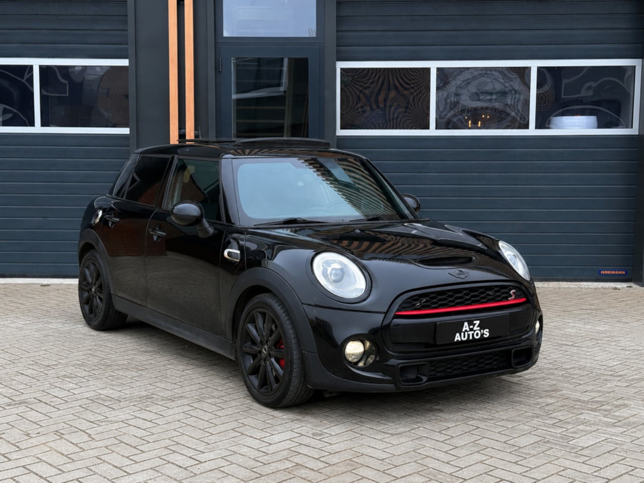 MINI 5-Deurs - Cooper S 2.0 / DSG / PANO / HUD / LEDER / VOL ! - AutoWereld.nl