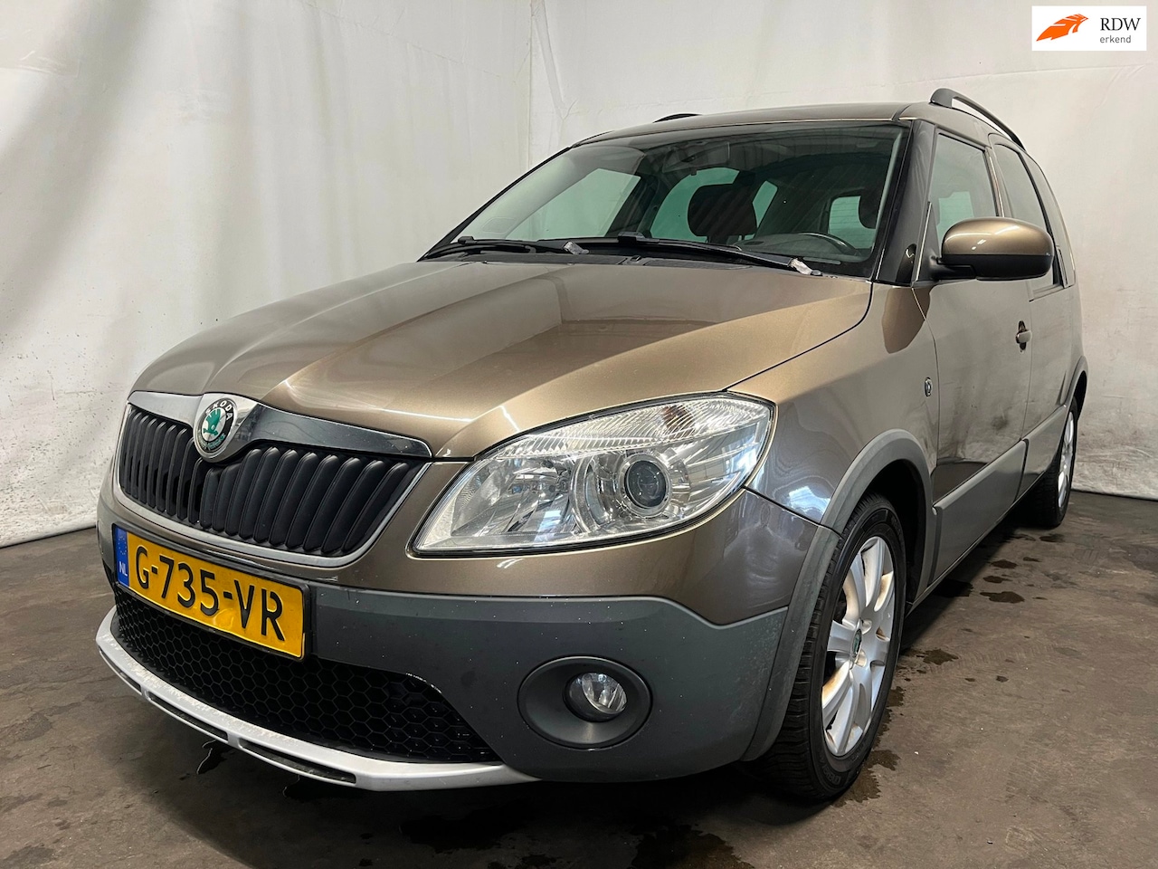 Skoda Roomster - 1.2 TSI Elegance SCHADEAUTO! - AutoWereld.nl