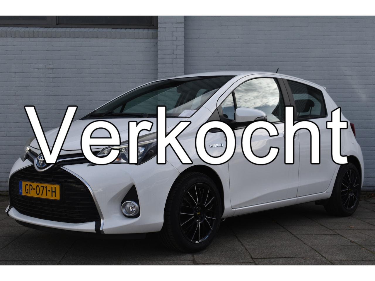 Toyota Yaris - 1.5 Hybrid Dynamic Automaat 100Pk | Parkeersensoren achter | Keyless entree/drive | Cruise - AutoWereld.nl