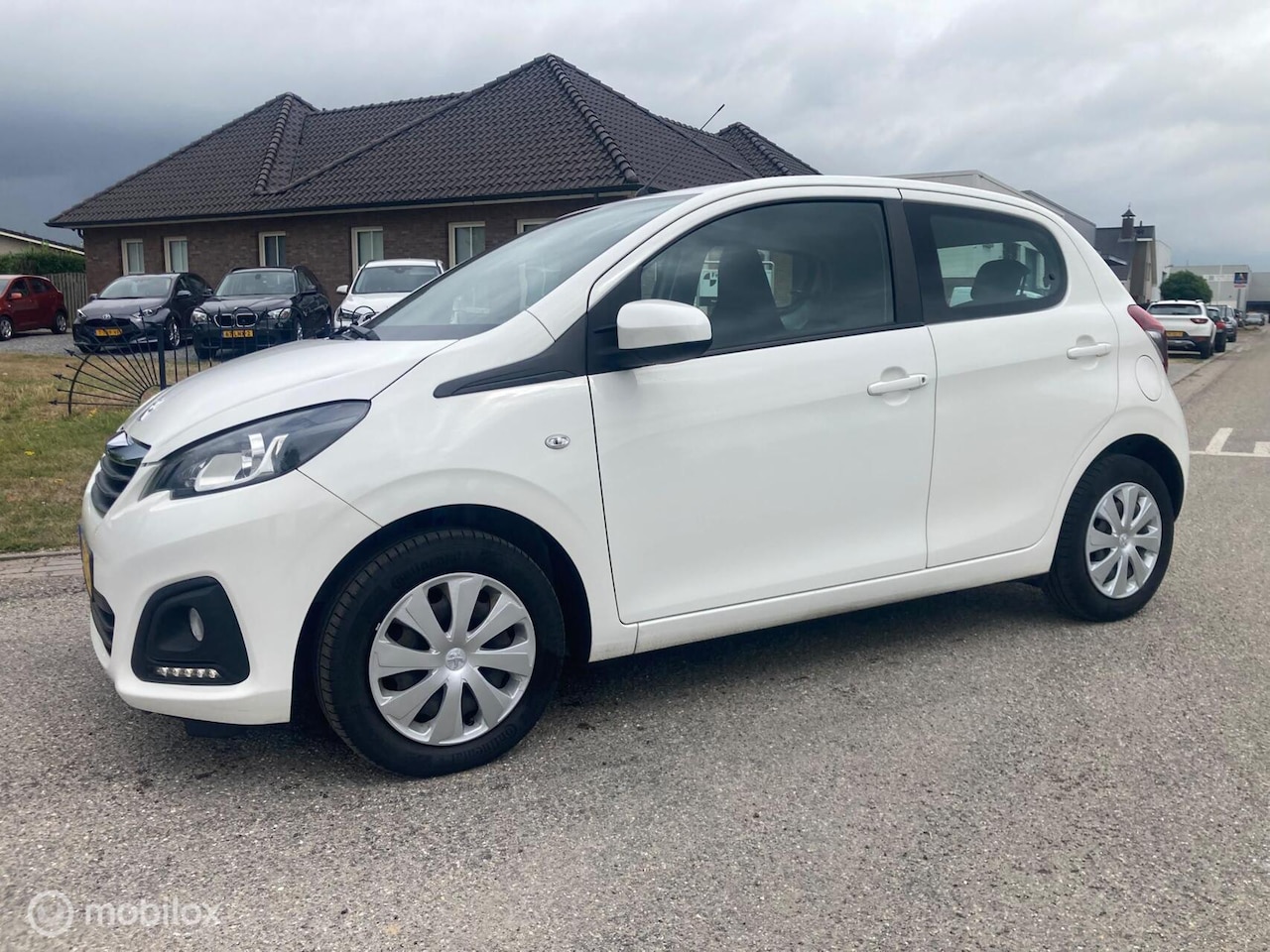 Peugeot 108 - 1.0 e-VTi Active 5 deurs airco - AutoWereld.nl