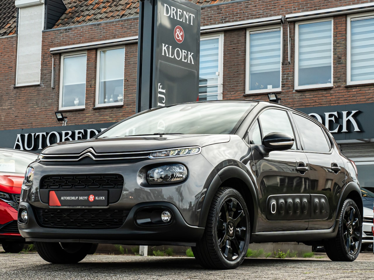 Citroën C3 - 1.2 PureTech Shine ORG NL CAMERA CRUISE 17 INCH BI-TONE KLEUR - AutoWereld.nl