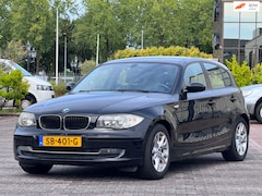 BMW 1-serie - 118i High Executive | APK 11-03-2027 | 1e Eigenaar | Parkeersensoren | Stoelverwarming | E