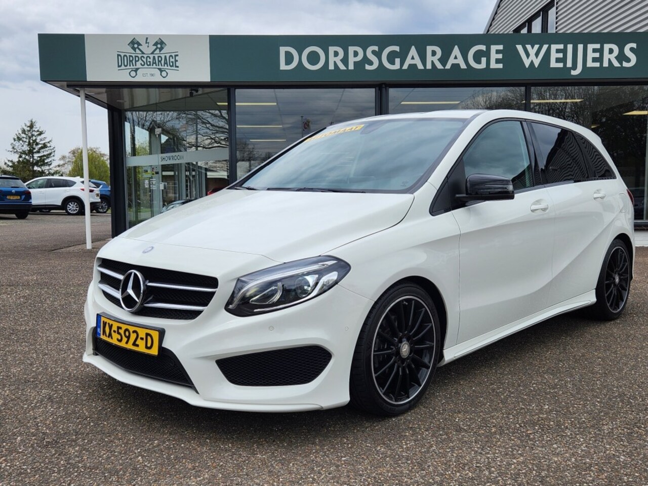 Mercedes-Benz B-klasse - 180 AMG Night Edition Plus 180 AMG Night Edition Plus, Automaat, Navi, Trekhaak, 18 inch, - AutoWereld.nl