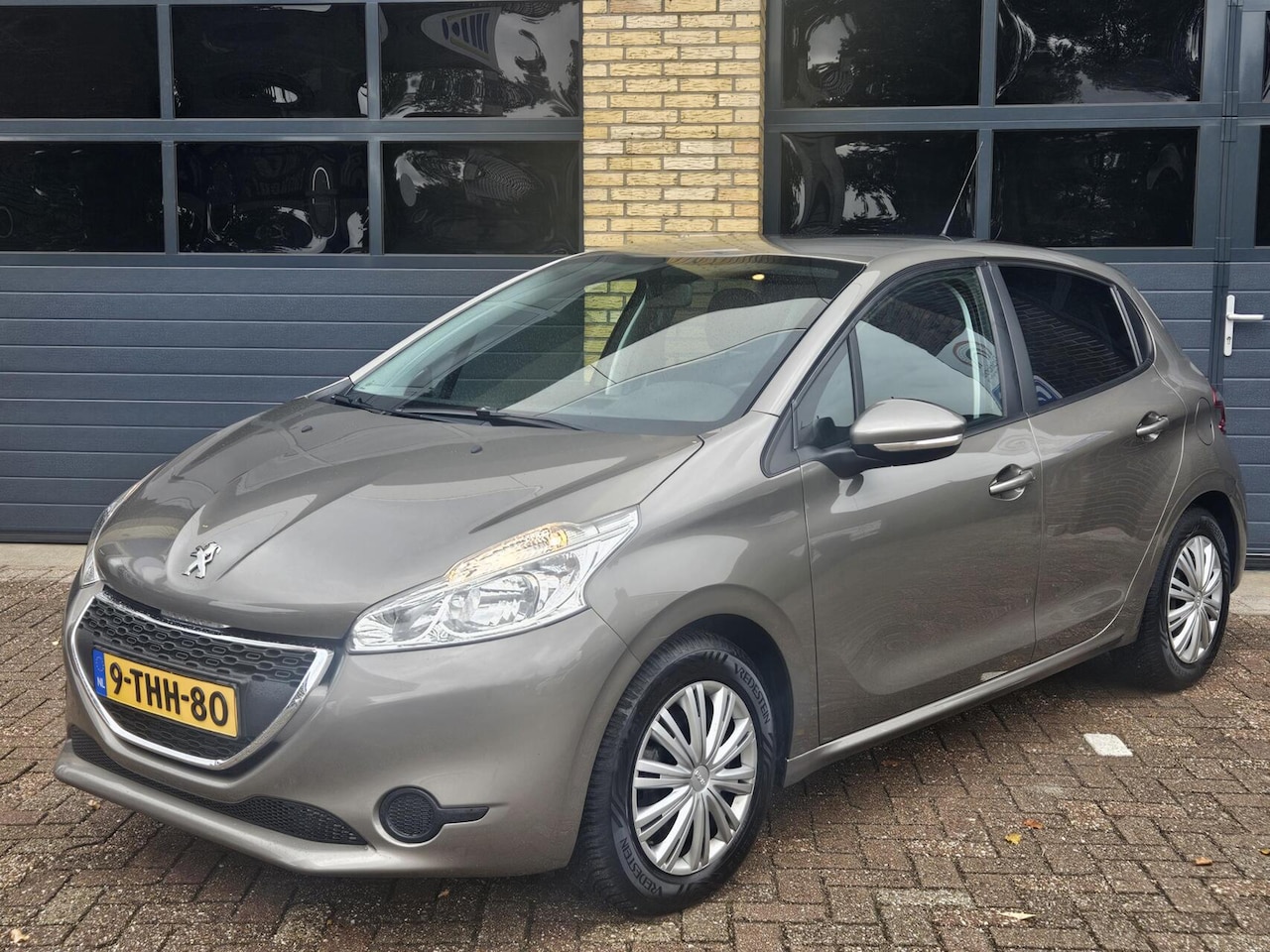 Peugeot 208 - 1.2 VTi Active | Airco | Trekhaak | Bluetooth - AutoWereld.nl