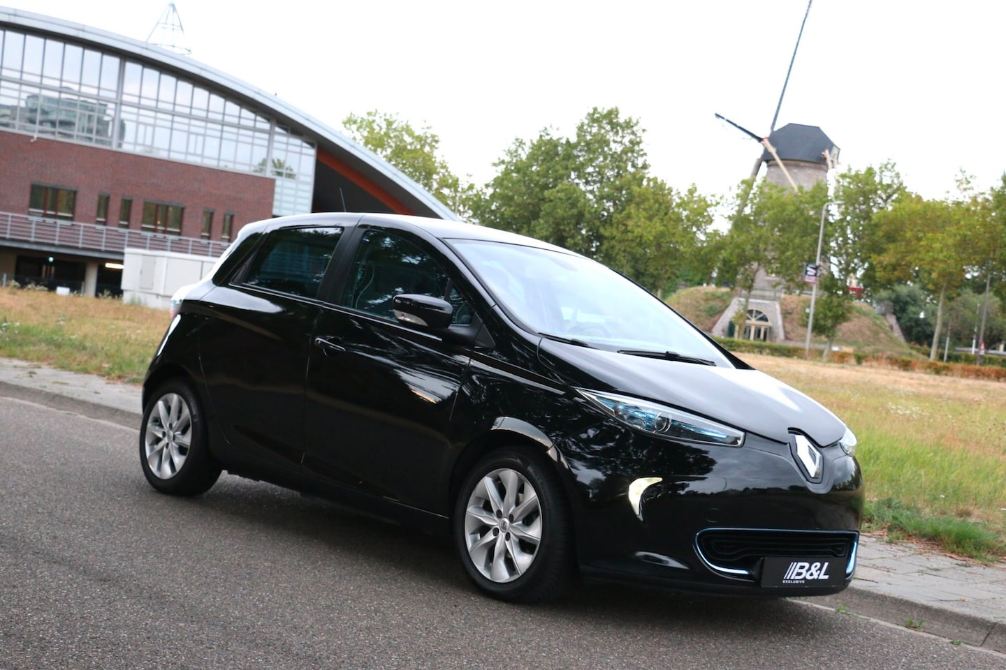 Renault Zoe - Q210 Zen incl Accu ZWART Quickcharge 22 kWh koop Accu Camera Aut 1e eigenaar - AutoWereld.nl