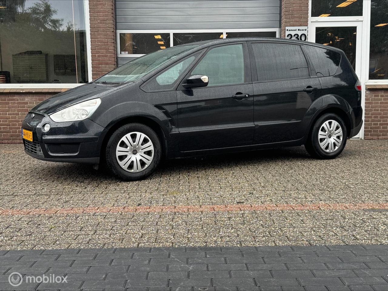 Ford S-Max - 2.0 Titanium 7p. ECC-AIRCO/NAVI/CRUISE - AutoWereld.nl