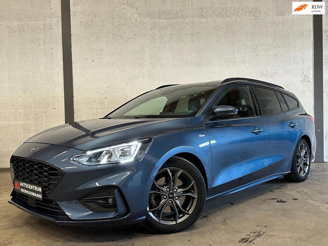 Ford Focus Wagon - 1.0 EcoBoost ST Line|Navi|Clima|Cruise|Dealer Onderhouden !! - AutoWereld.nl