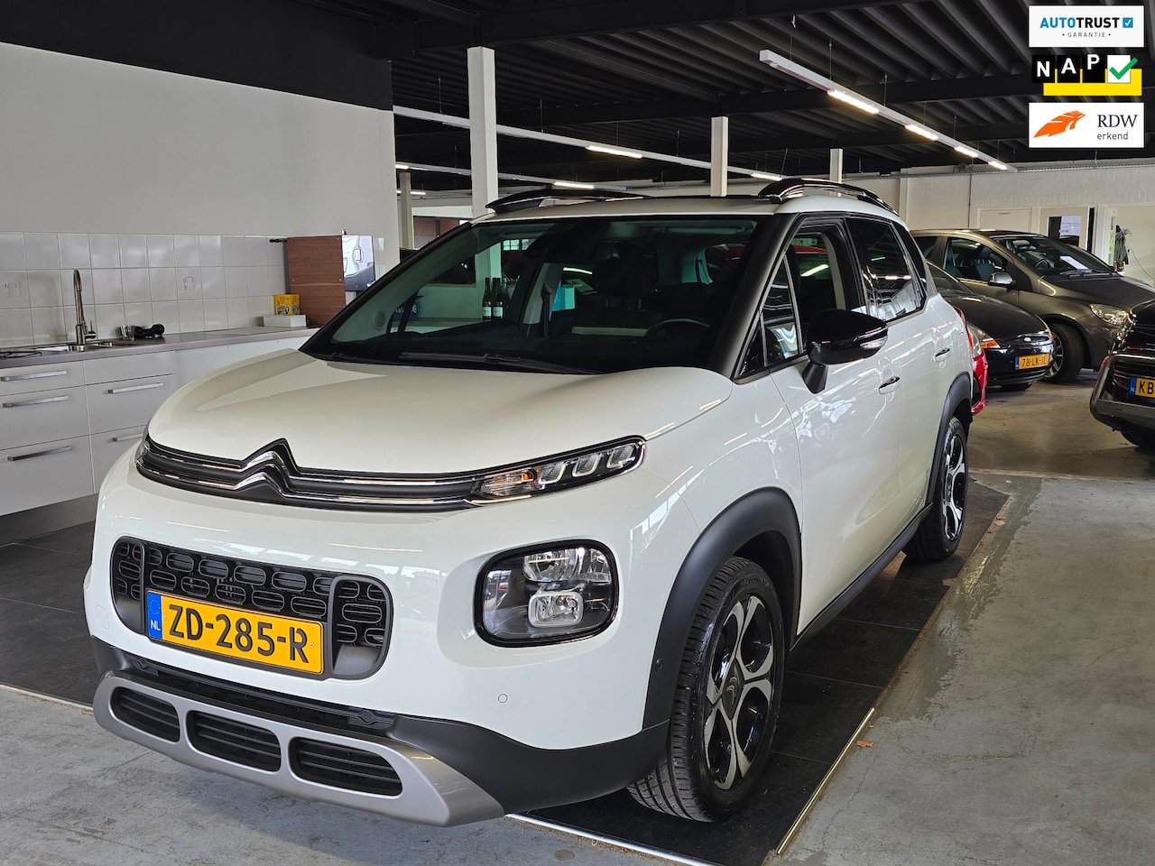 Citroën C3 Aircross - 1.2 PureTech S&S Shine/PANODAK/360/NAP/ - AutoWereld.nl