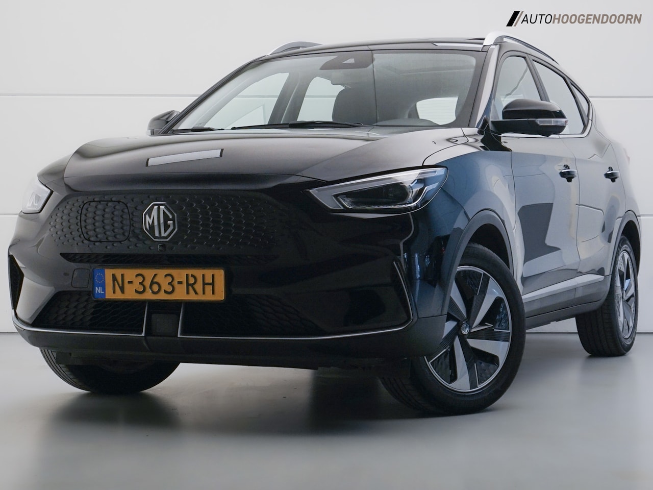 MG MG ZS EV - Long Range Luxury Sport 70 kWh (APPLE CARPLAY,PANORAMADAK,ELEKTRISCHE STOELEN,CAMERA,ADAPT - AutoWereld.nl