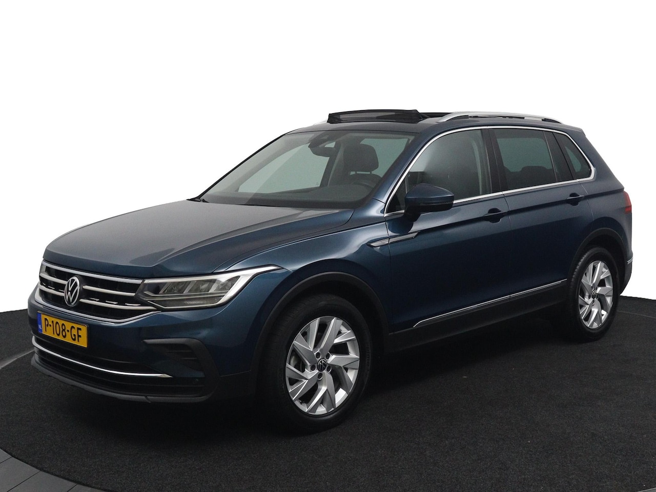 Volkswagen Tiguan - 1.5 TSI Life Business Panoramadak! Rijklaarprijs! - AutoWereld.nl