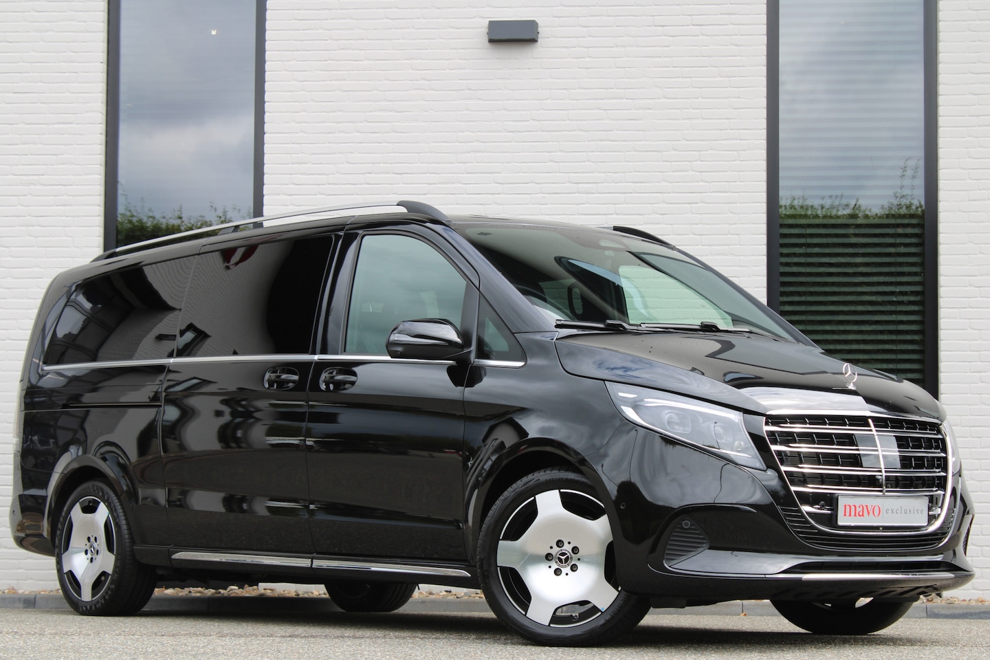 Mercedes-Benz V-klasse - 300d / XXL / DC / AMG / Exclusive / 4-Matic / Luchtv / Elec Stoelen / Burmester / NIEUWSTA - AutoWereld.nl