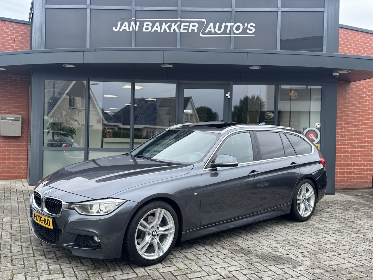 BMW 3-serie Touring - 320i High Executive ✅ M-SPORT ✅ Pano ✅ CarPlay ✅ Leer ✅ Head-up - AutoWereld.nl