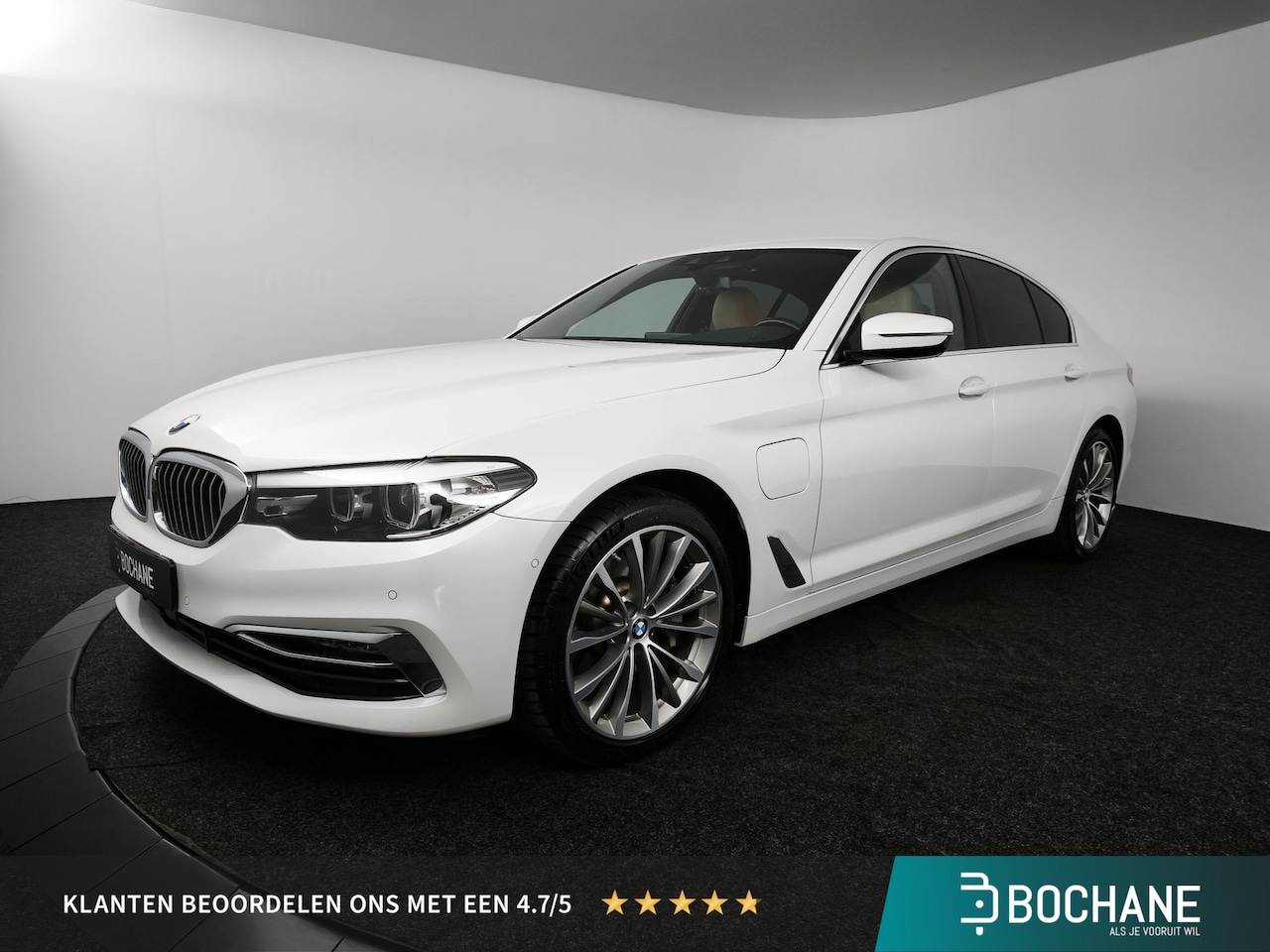 BMW 5-serie - 530e iPerformance High Executive | Lederen bekleding | Achterruitrij Camera | Stoelverwarm - AutoWereld.nl