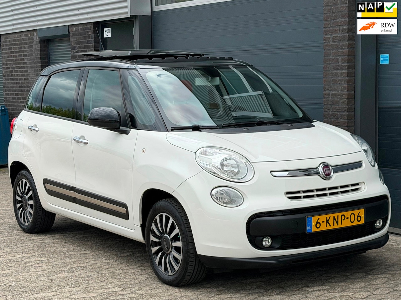Fiat 500 L - 0.9 TwinAir Lounge PANO NAVI AIRCO CRUISE - AutoWereld.nl