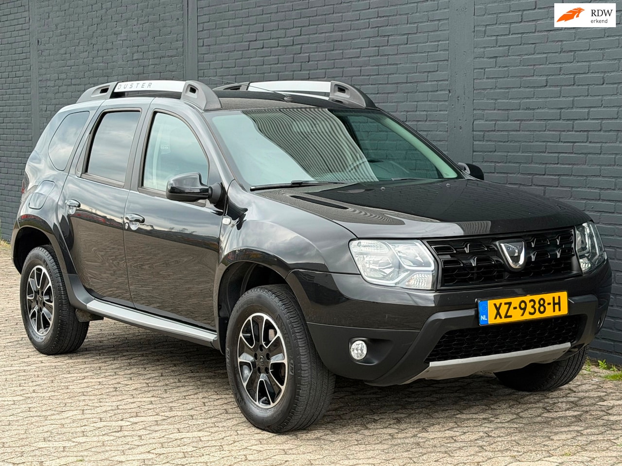 Dacia Duster - 1.2 TCe 4x2 Lauréate NAVI CAMERA CRUISE AIRCO TREKHAAK - AutoWereld.nl