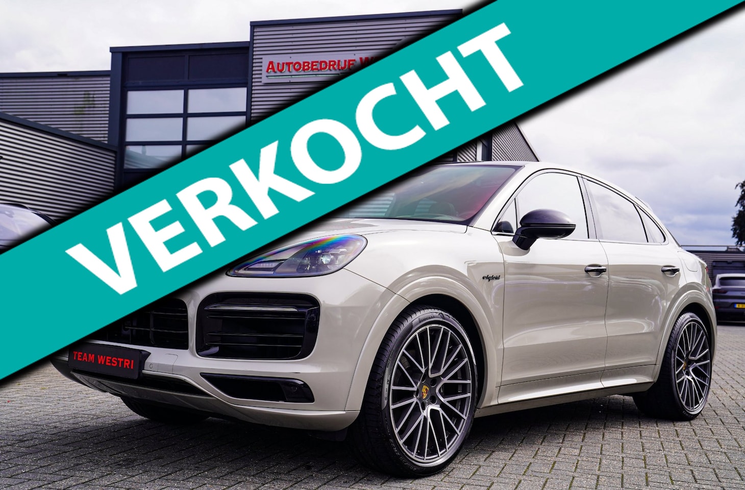 Porsche Cayenne Coupé - 3.0 E-Hybrid | Burmester | Achterasbesturing | Cashmerebeige | Head up | Adaptieve cruise - AutoWereld.nl